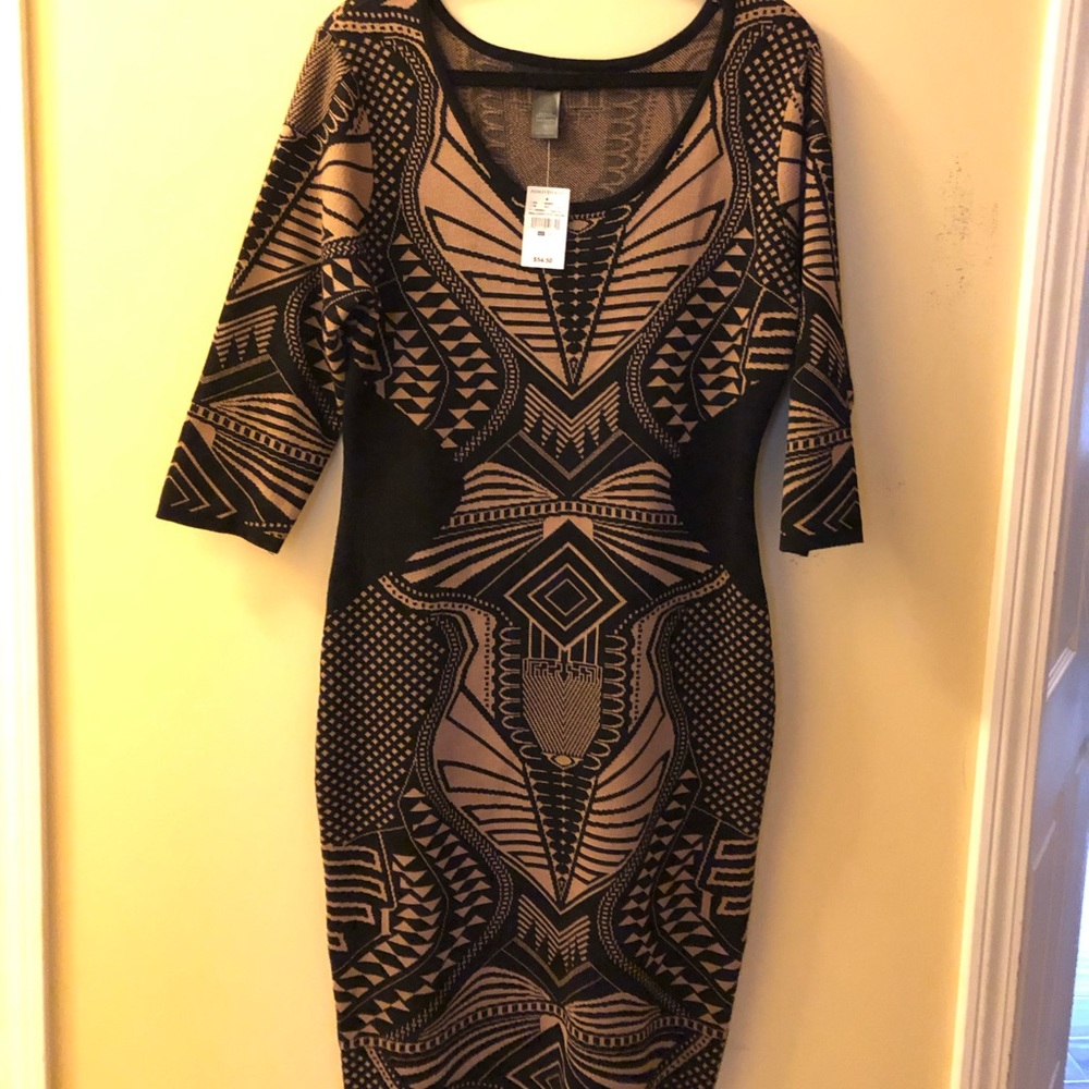 Beige and black pattern fitted dress